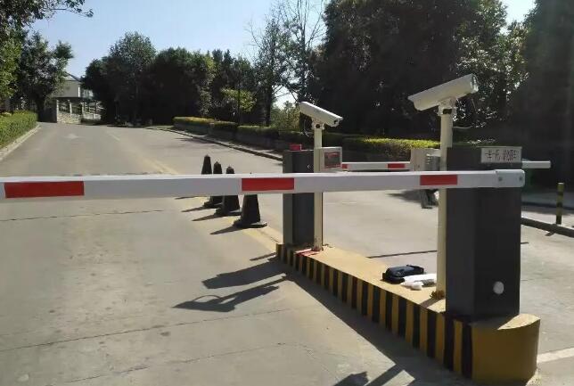 健康碼識(shí)別一體機(jī)如何與車(chē)牌識(shí)別聯(lián)動(dòng)